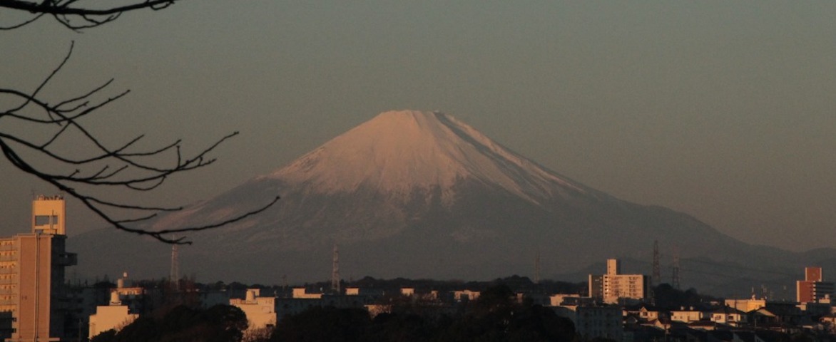 関東富士見百景「松の内公園馬の背」からの富士山：初日を浴びて（撮影者:JA1CQT）