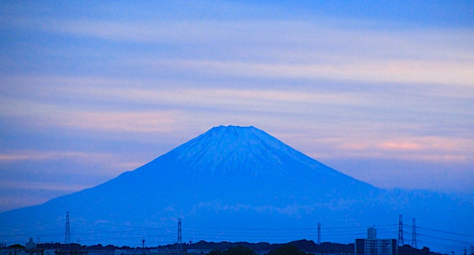 関東富士見百景「松の内公園馬の背」からの富士山：5月23日夕暮れ（撮影者:JA1CQT）